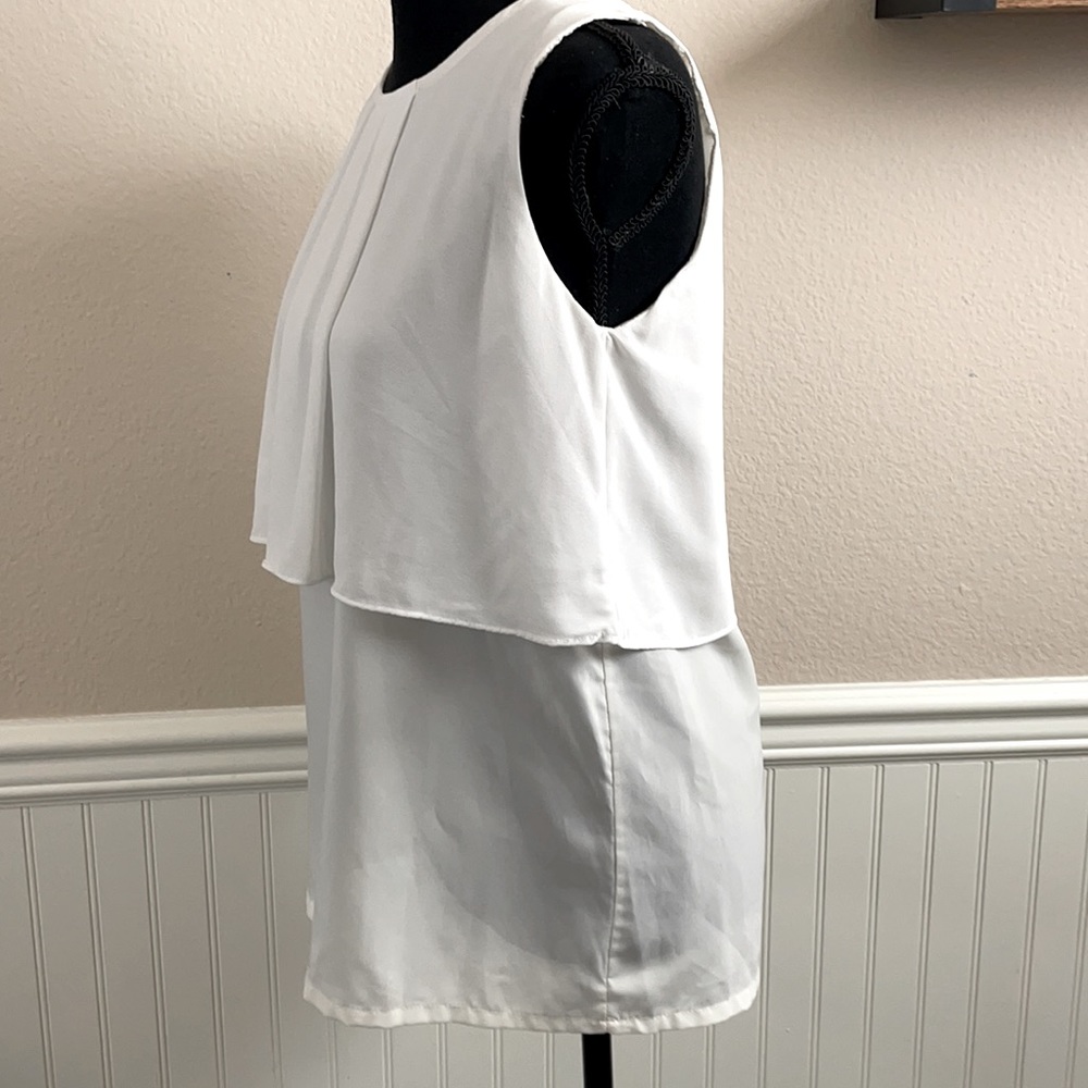 Sleeveless blouse - Picture 4 of 6
